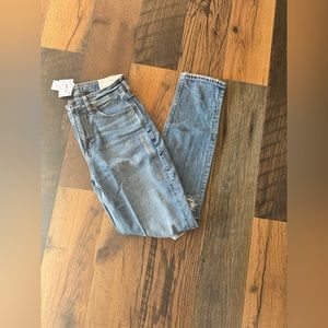 AE mom jeans- new with tags! Size 4 long